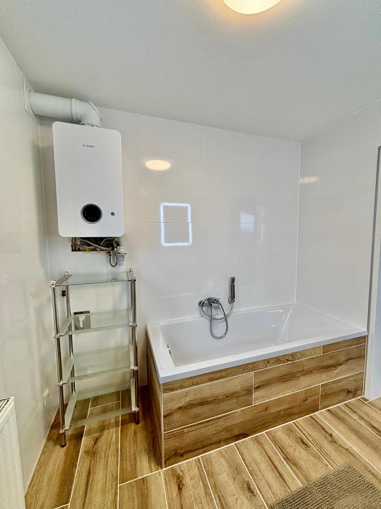 Atemberaubendes Apartment + Pool Vienne Extérieur photo