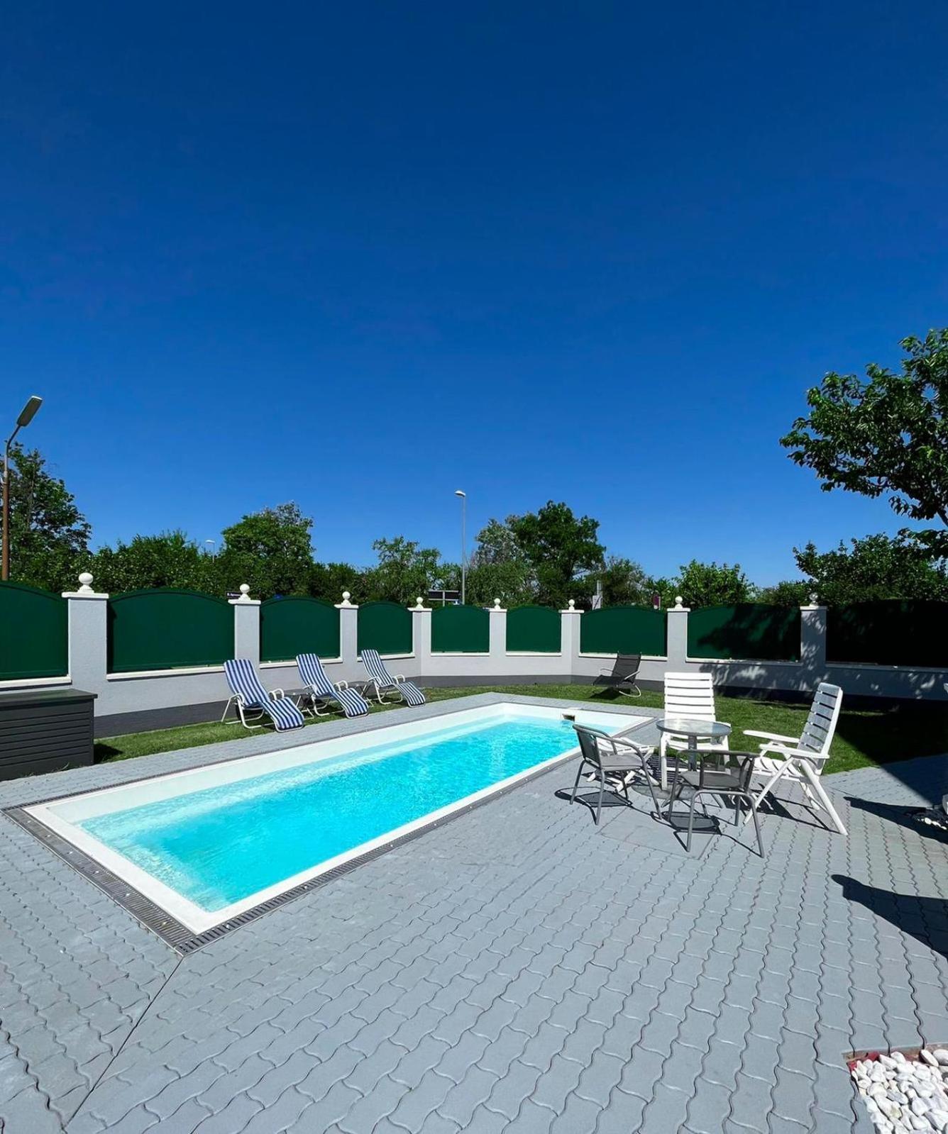 Atemberaubendes Apartment + Pool Vienne Extérieur photo